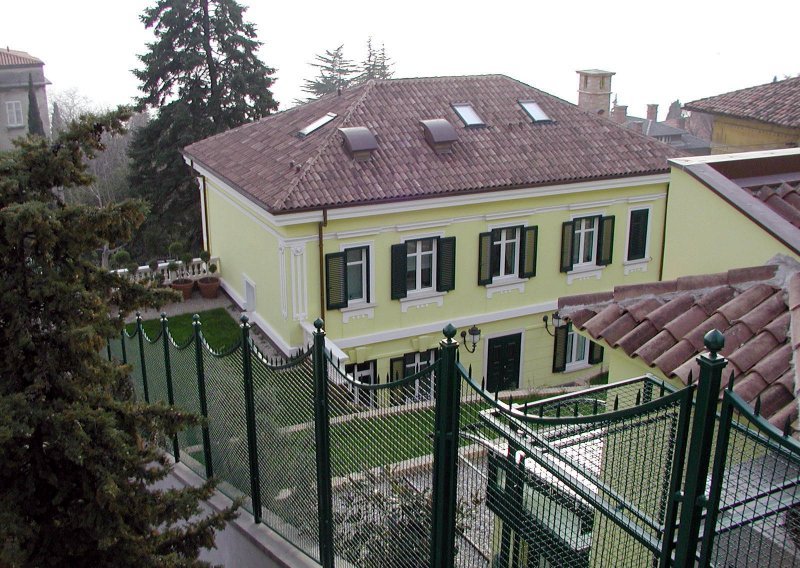 Damir Vrhovnik prodaje vilu Anna za 3,5 mil. eura
