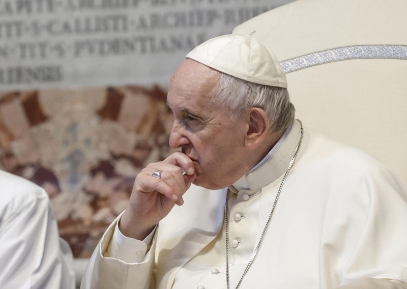 Papa Franjo svekrvama: 'Pripazite na svoj jezik'