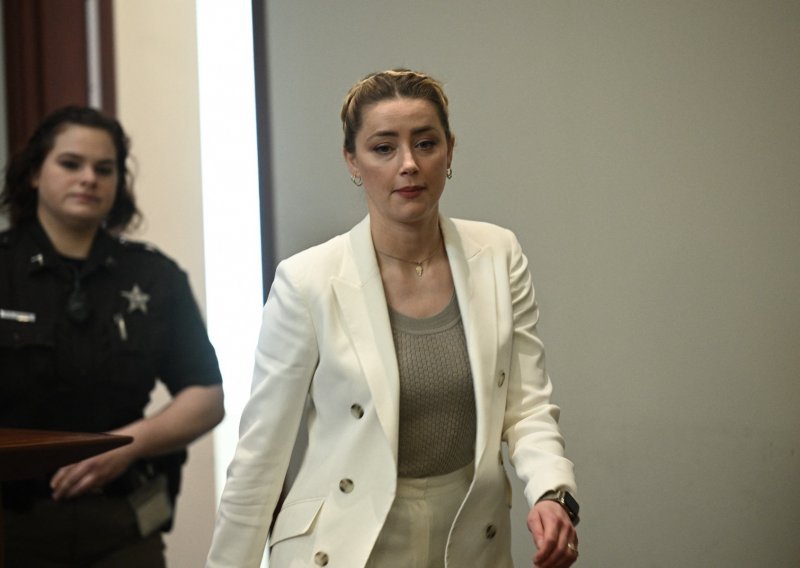 Nije joj bilo svejedno kada je ovo čula: Psihologinja na sudu ustvrdila da Amber Heard ima dva poremećaja osobnosti