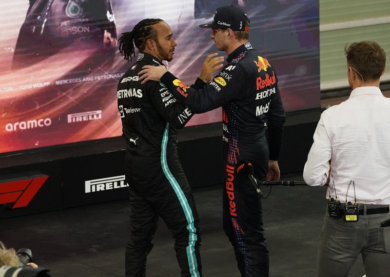 Otac Maxa Verstappena nije se se suzdržao kada je vidio što je njegov sin napravio Lewisu Hamiltonu