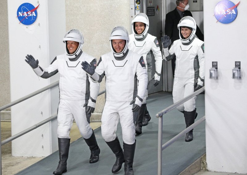 [FOTO/VIDEO] Još četiri astronauta krenula na ISS raketom Elona Muska, među njima i 'svemirski šetač' te geologinja koja se bavi klizištima na Marsu
