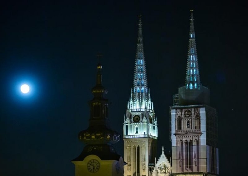 Pogledajte božićni puni mjesec nad Zagrebom