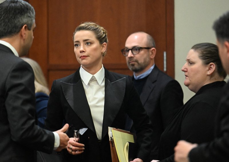 Psihologinja tvrdi da Amber Heard pati od PTSP-a zbog partnerskog nasilja