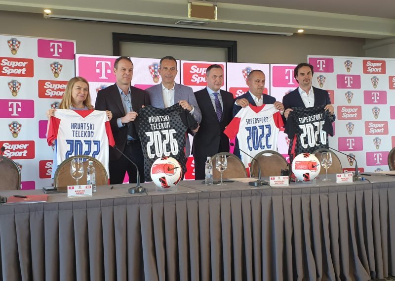 [FOTO/VIDEO] Hrvatski Telekom, HNS i SuperSport potpisali četverogodišnji ugovor za televizijska i marketinška prava