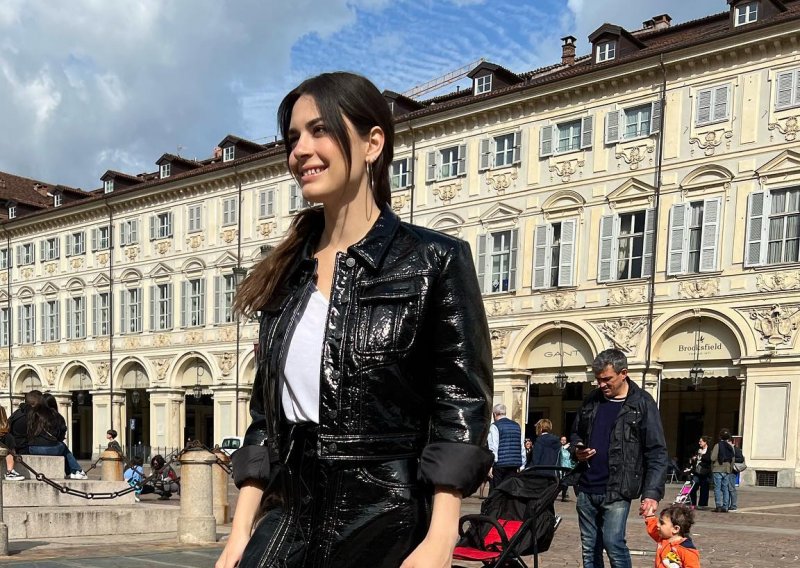 Mia Dimšić rasplesala Talijane prije nastupa na Eurosongu: Pogledajte što je napravila na ulicama Torina