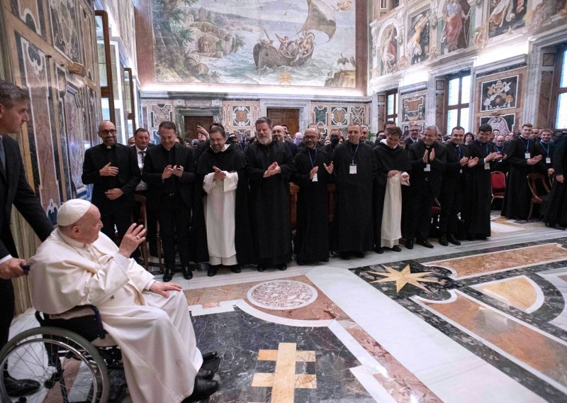 Papin posjet Libanonu u lipnju odgođen iz zdravstvenih razloga