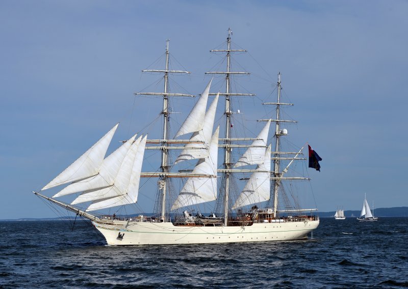 Školski brod Kraljevske mornarice Omana 'Shabab Oman II' uplovio u Dubrovnik