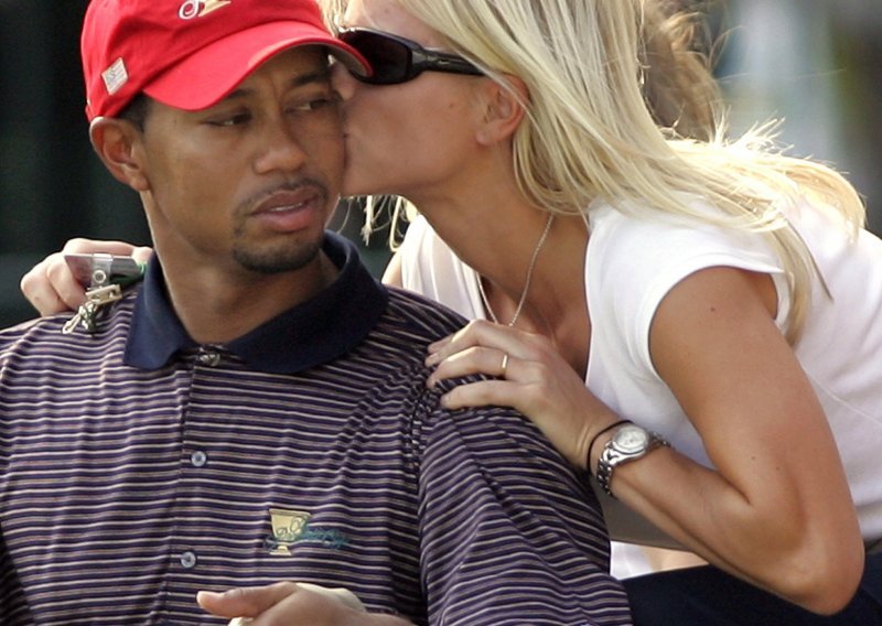 Tiger Woods ponovo živi sa suprugom Elin