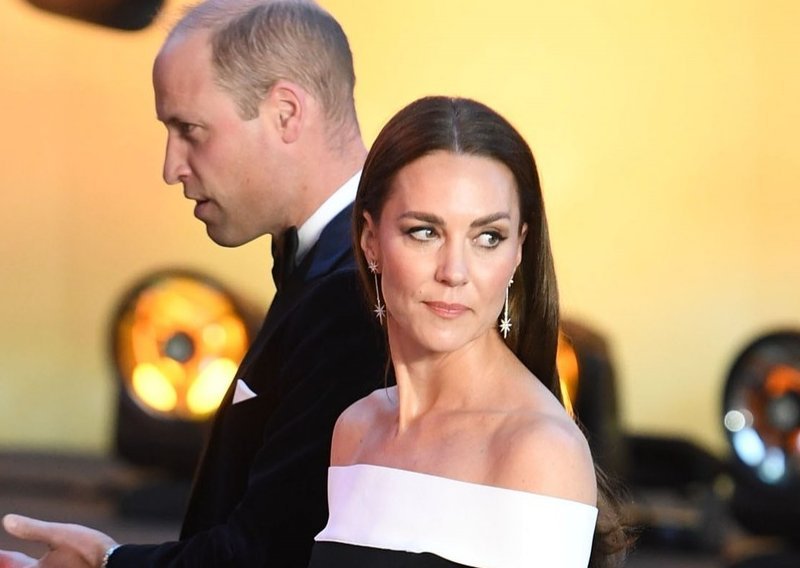 Stil Kate Middleton možda nije najmoderniji, no štogod odjene postaje hit, a ova je haljina još jedan dokaz