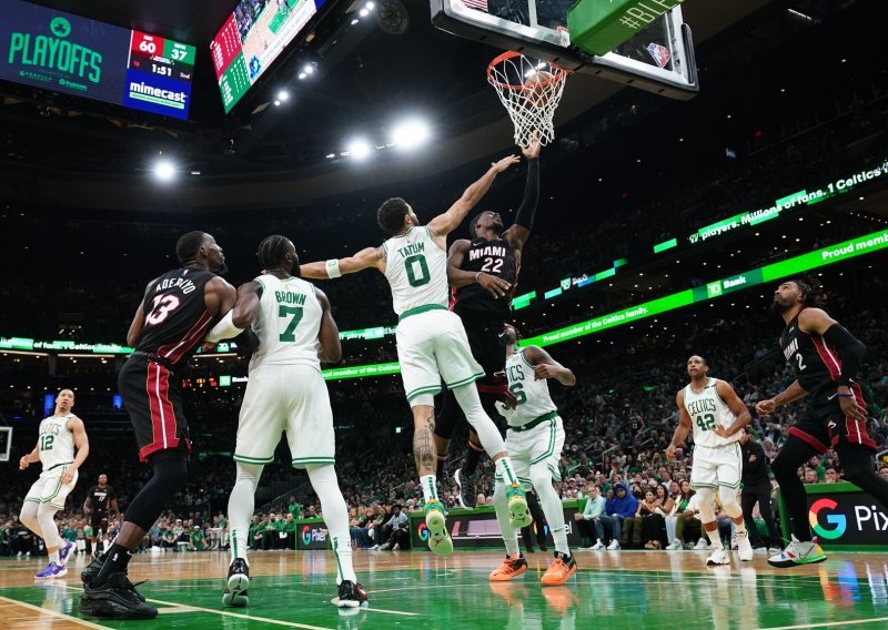 Košarkaši Miamija svladali Boston na njegovom parketu te poveli u finalu Istoka