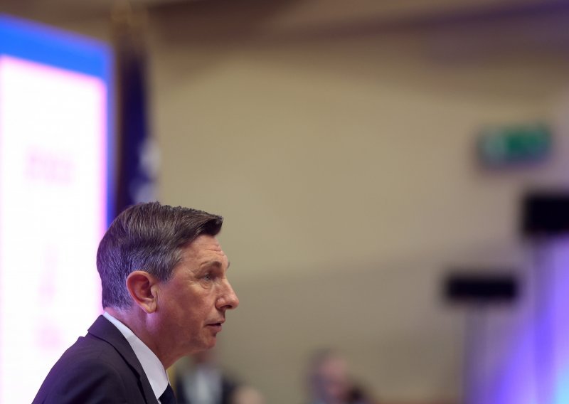 Pahor susretom s Golobom počeo konzultacije o sastavu nove vlade