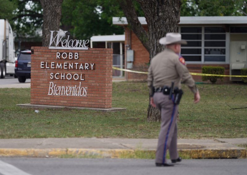 Prije masakra u školi u Teksasu napadač napisao na Facebooku što će napraviti