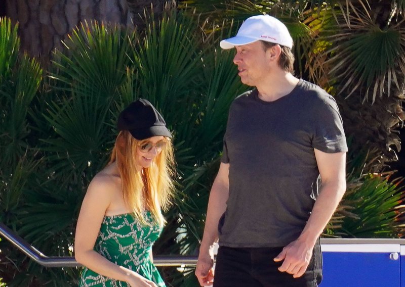 Australska glumica osvojila milijardera: Elon Musk uhvaćen na odmoru s novom djevojkom