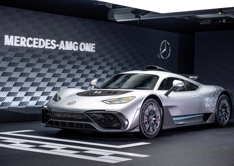 [FOTO/VIDEO] Predstavljen Mercedes-AMG ONE: Hiperautomobil koji prenosi tehnologiju Formule 1 na cestu