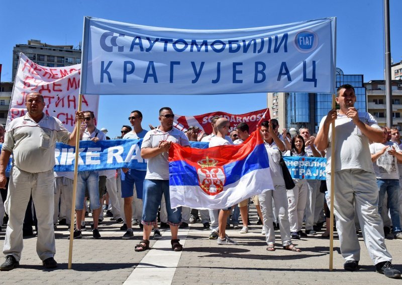 Radnici Fiata u Kragujevcu blokirali tvornicu koju vlasnik planira zatvoriti