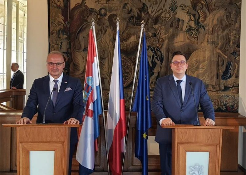 Šef diplomacije u Pragu se sastao s češkim kolegom, razgovarali o ratu u Ukrajini, dotaknuli se i Balkana