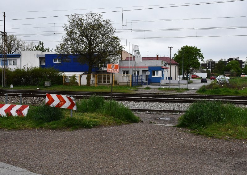 U naletu teretnog vlaka poginuo 40-godišnji Đakovčanin
