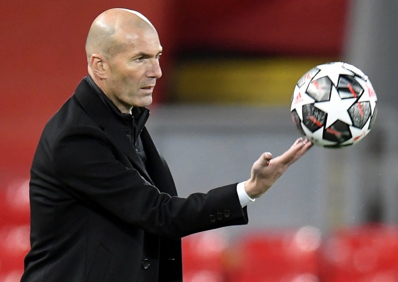 Zinedine Zidane dobio je ponudu koju ne može odbiti; Zizou postaje najplaćeniji trener u povijesti nogometa