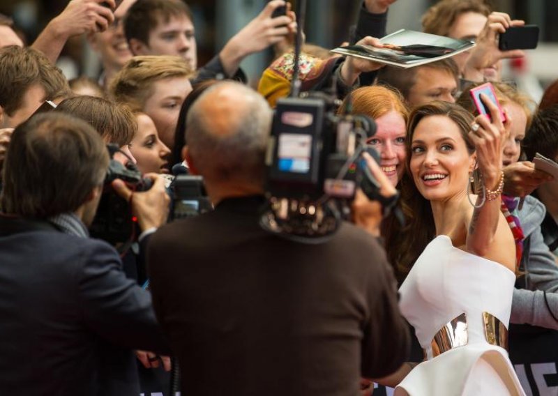 'Angelina je počela raditi odmah nakon operacije'