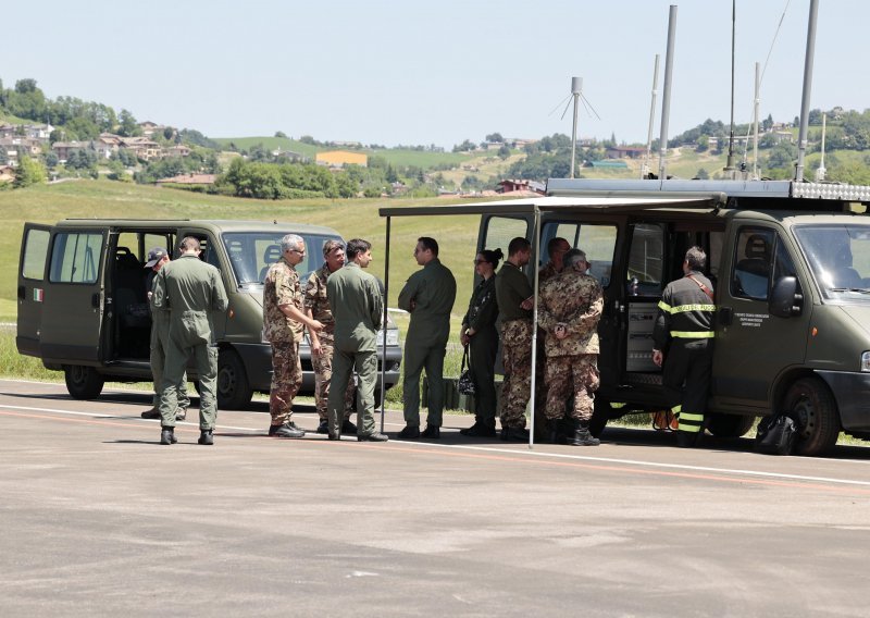 Italija locirala srušeni helikopter, poginulo svih sedmero putnika: 'Sve je izgorjelo'