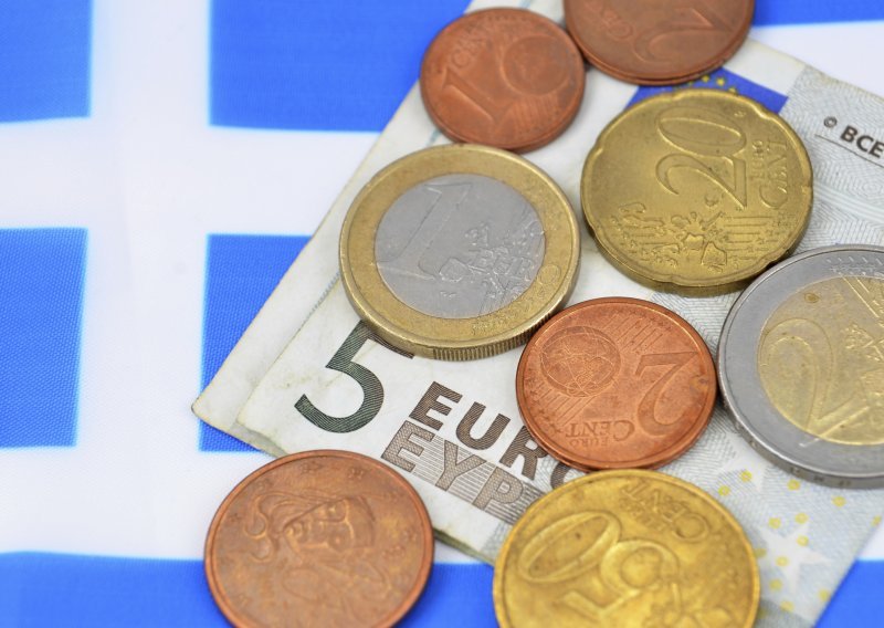 Unatoč dogovoru s Grčkom, euro će i dalje slabjeti