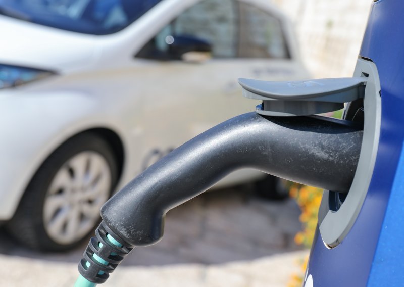 Fond objavio pozive za sufinanciranje energetski učinkovitih vozila: Provjerite iznos poticaja i listu
