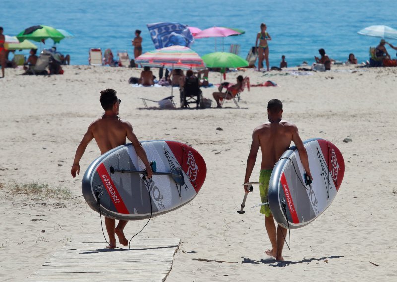 Španjolci uvode pravila na plaže, propisuje se i dress code za grad; rigorozne kazne slijede onima koji uriniraju u more