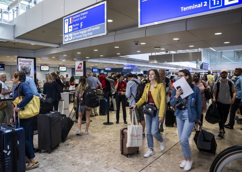 Europski sud se poziva na temeljna prava: Treba ograničiti prikupljanje podataka o putnicima u avioprometu