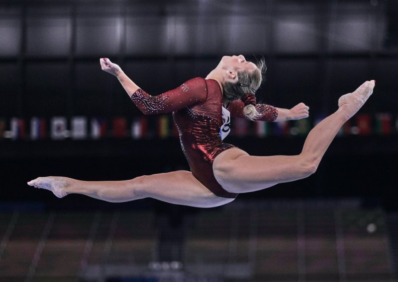 Hrvatske gimnastičarke ostale bez medalja; Tijana Korent završila je peta, dok je Ana Đerek zauzela dva šesta mjesta...