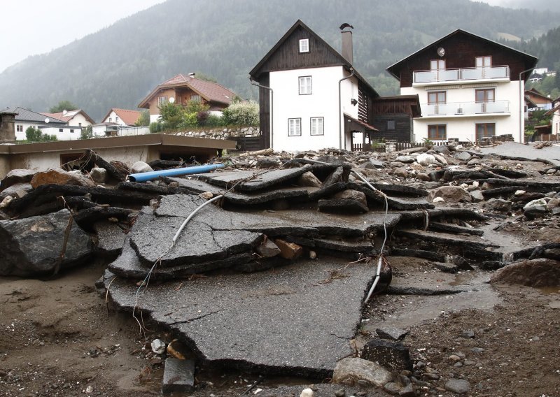 [FOTO] Kiše u Austriji izazvale poplave i klizišta: 'Tri sela potpuno su odsječena od svijeta'