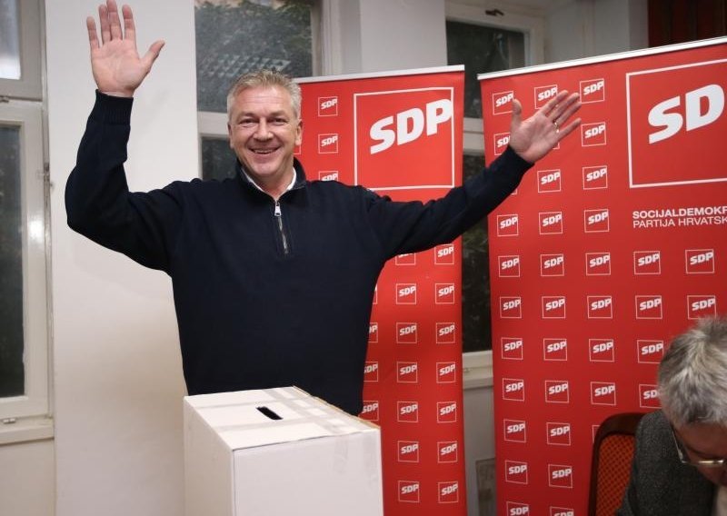 'SDP bira lidera stranke, ali i lidera oporbe'