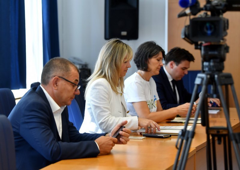 [FOTO] Visoki upravni sud: Tomaševićevo ukidanje mjere roditelj odgojitelj je nezakonito