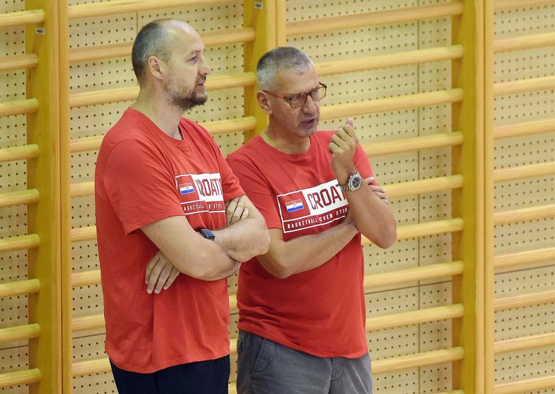 Aco Petrović žestoko odgovorio Dinu Rađi nakon teških riječi koje je uputio na njegov račun kao bivšem igraču i treneru; jesu li pretjerali?