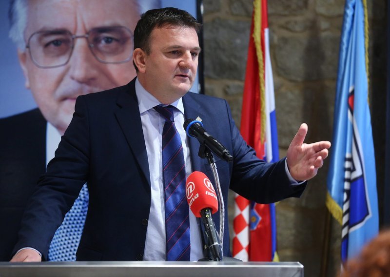 HDZ osuo paljbu po Dobroviću zbog smetlišta Karepovac