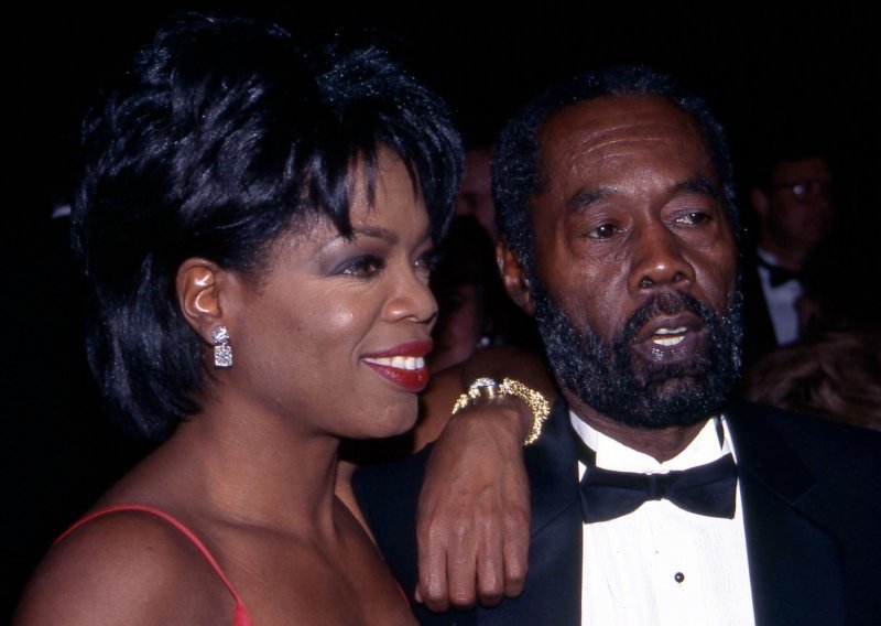 Oprah Winfrey dirljivom porukom zauvijek se oprostila od oca Vernona: 'Bila sam uz njega kad je posljednji put udahnuo'