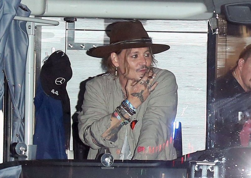 Nakon pobjede na sudu Johnny Depp objavio i novi album
