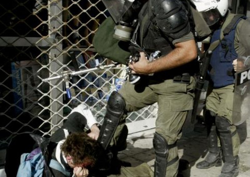 Novi sukobi s policijom u Ateni