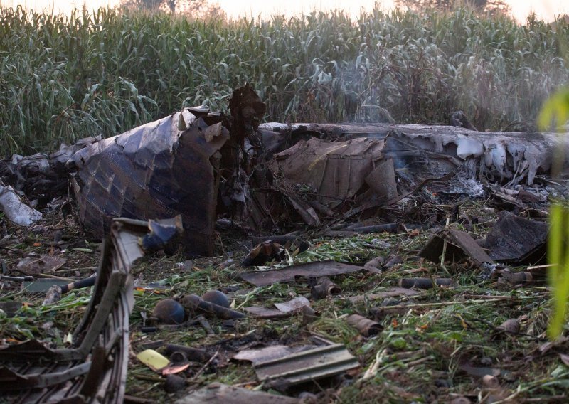 [VIDEO/FOTO] Ukrajinski zrakoplov koji se srušio u Grčkoj bio je pun srpskog oružja, Stefanović tvrdi da Ukrajina nije bila krajnje odredište