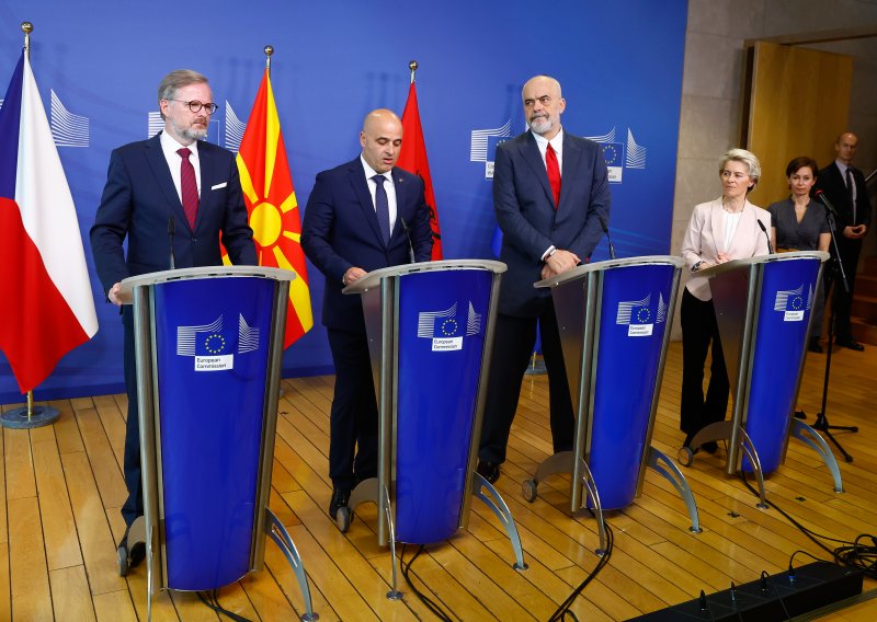 Povijesni trenutak: Sjeverna Makedonija i Albanija počinju pristupne pregovore s Europskom unijom