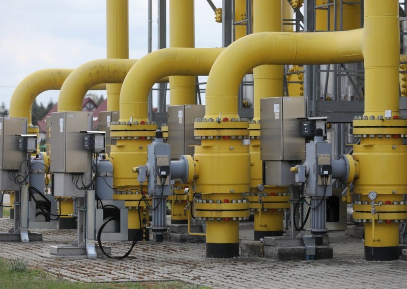 Rusija počela slati Mađarskoj više plina od ugovorene količine