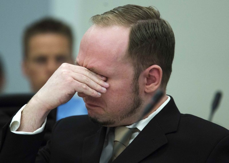 Breivik se žali na 'neljudske uvjete' u zatvoru