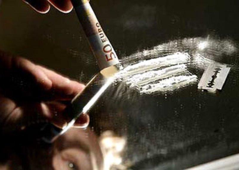 Osmorica pala zbog preprodaje kokaina