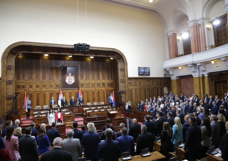 Skupština Srbija usvojila rebalans proračuna, četverodnevnu raspravu pratili incidenti i uzajamne optužbe