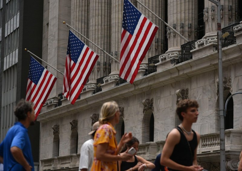 Wall Street u minusu na početku kolovoza, ulagači čekaju podatke o zaposlenosti. Geopolitičke tenzije spustile kineske burze oko tri posto
