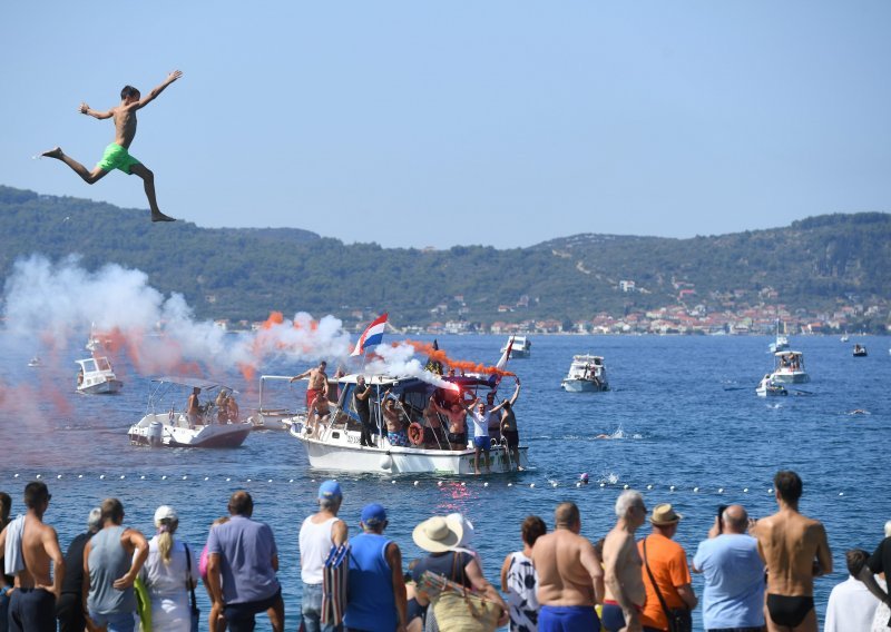 [FOTO] Pogledajte spektakularne fotografije plivačkog maratona Preko-Zadar koji je proslavio 50. rođendan