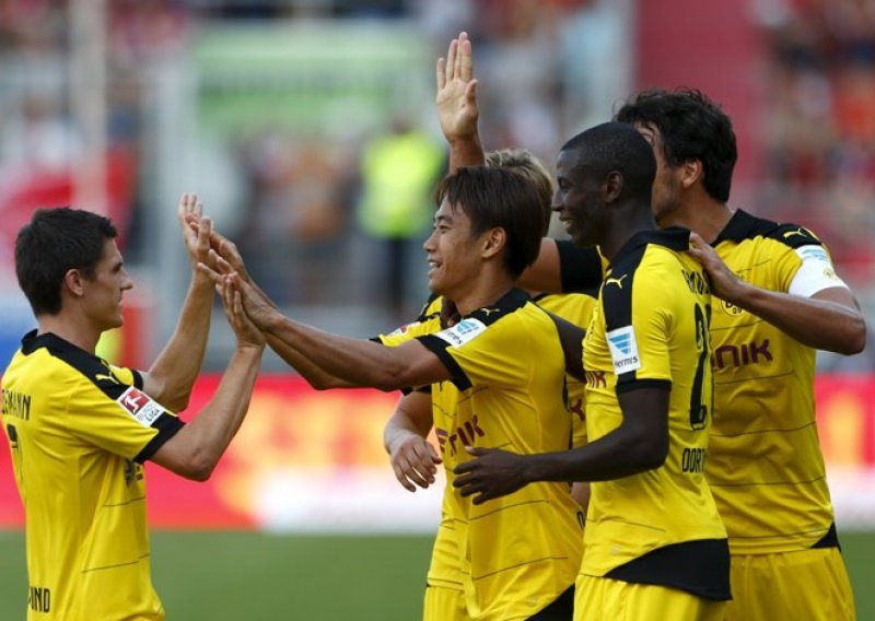 Borussia se oporavila i lako sredila Stuttgart