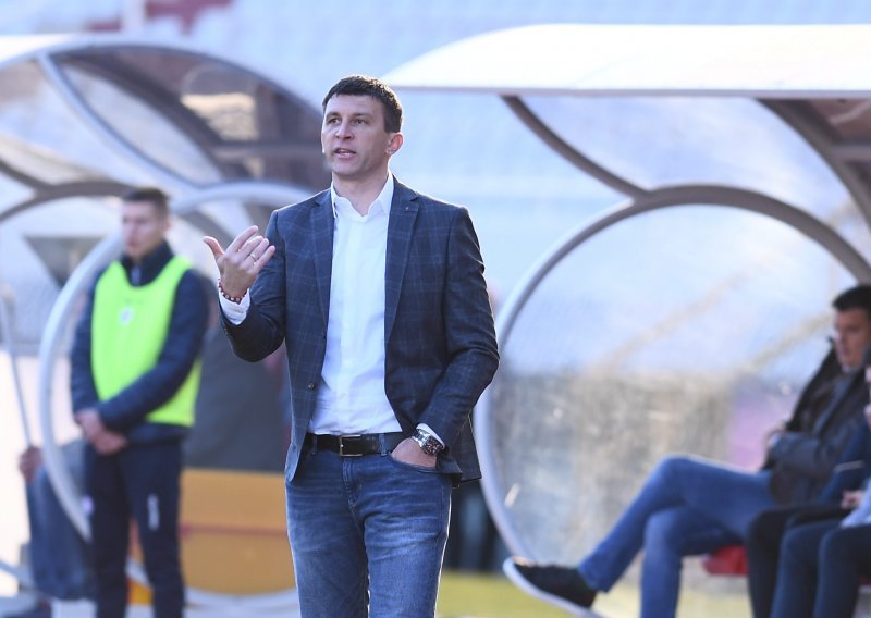 Totalna euforija u Mostaru; nogometaše Zrinjskog i trenera Jakirovića, koji je bio želja Dinama, dočekale stotine navijača nakon povijesne pobjede