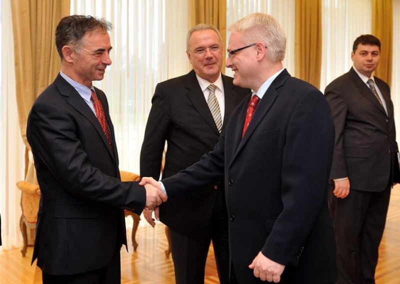 Josipović: Pupovčevo Srpsko narodno vijeće dobiva nemala sredstva