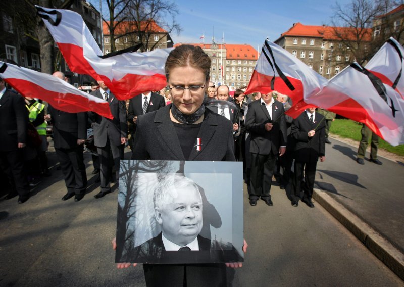 Varšava opet optužuje Rusiju za 'terorizam' u Smolensku