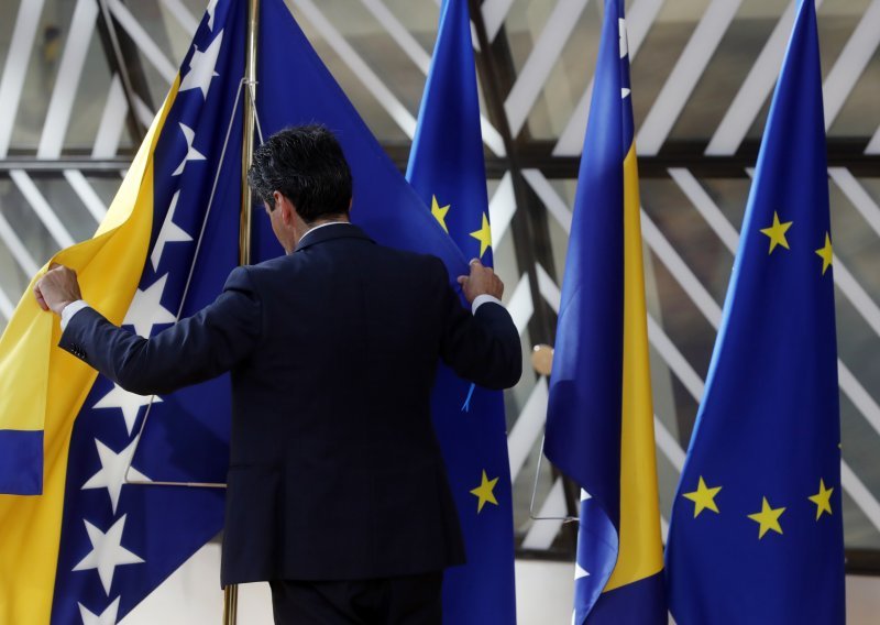 EU je za Bosnu i Hercegovinu pripremila milijune eura, no sve investicije ugrožavaju Dodik i ostali